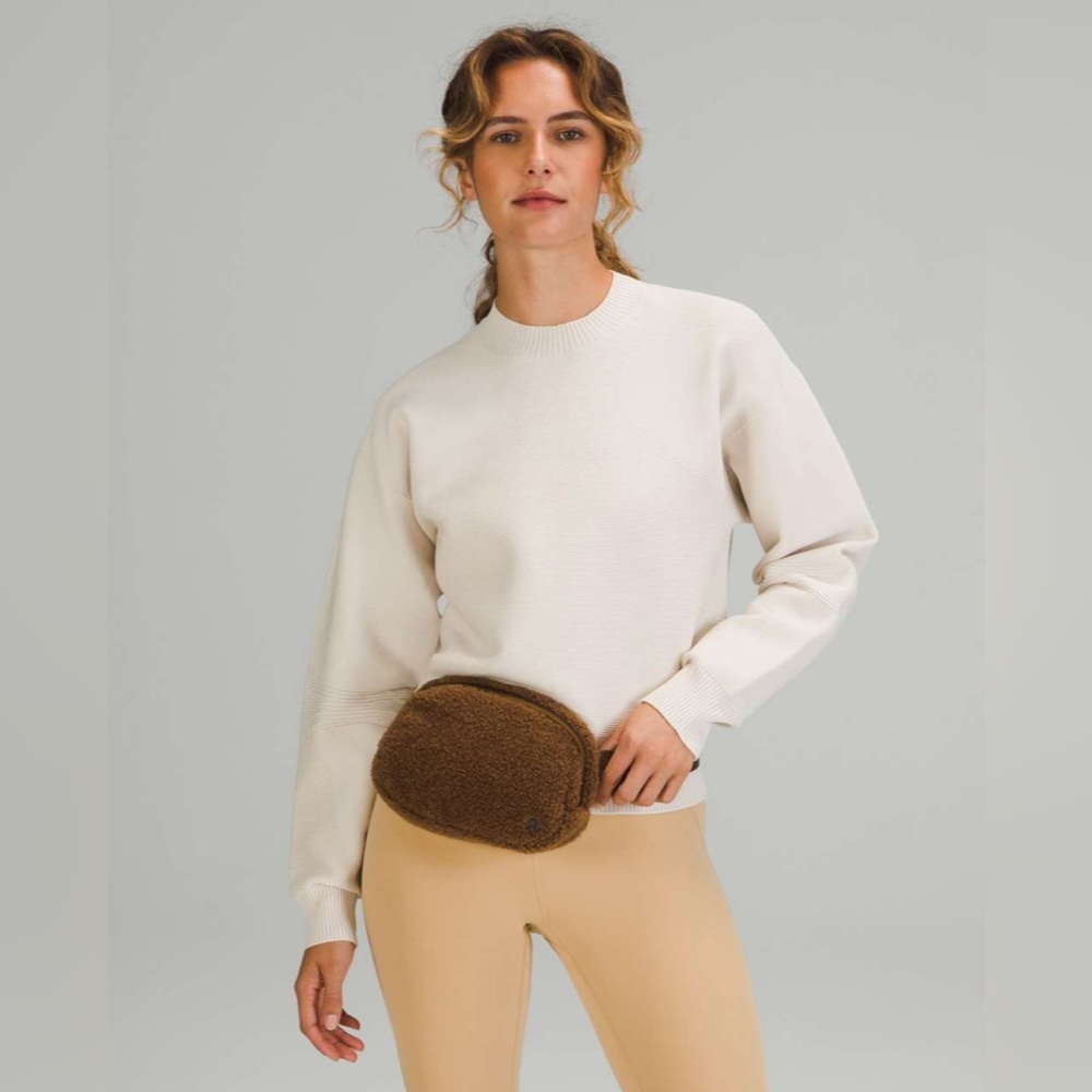 Lululemon Everywhere Fleece Belt Bag *1L with Gold Hardware
